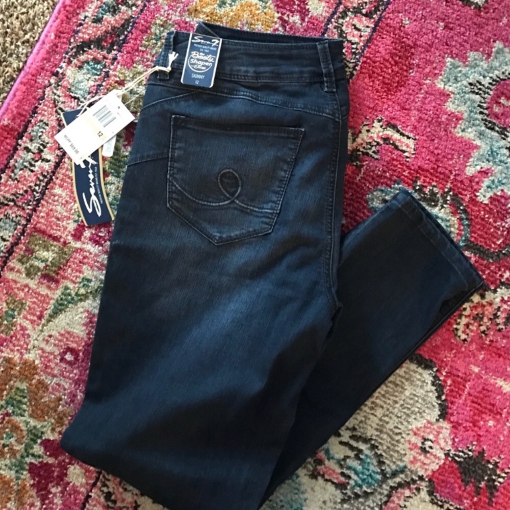Seven Booty shaping dark indigo jeans